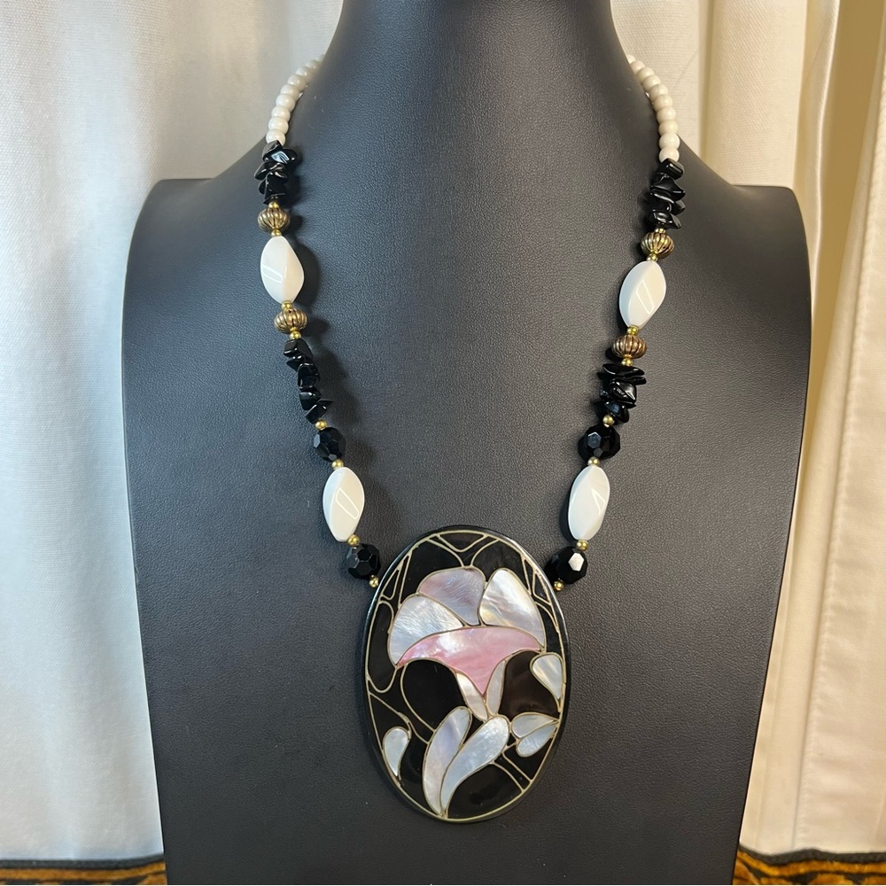 Unsigned Lee Sands Floral Mother of Pearl Vintage Necklace & Earrings Set